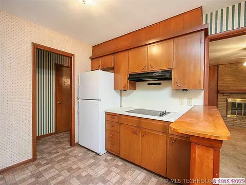 8722 E 30th Pl, Tulsa, OK 74129 photo 8