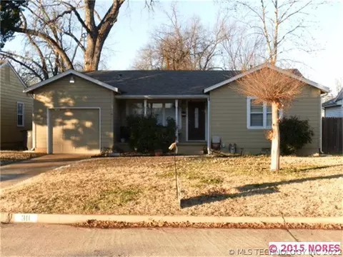 311 E 38th Pl, Tulsa, OK 74105 photo 2