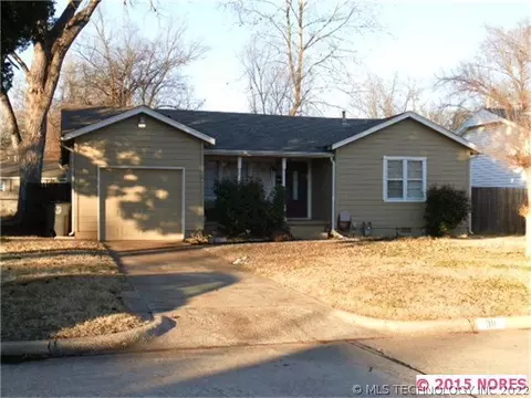 311 E 38th Pl, Tulsa, OK 74105 photo 1