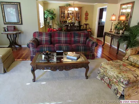 6856 E 57th St, Tulsa, OK 74145 photo 5