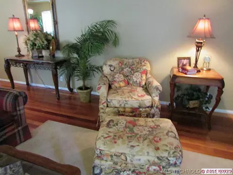 6856 E 57th St, Tulsa, OK 74145 photo 6