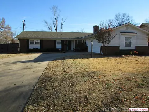 6856 E 57th St, Tulsa, OK 74145 photo 1