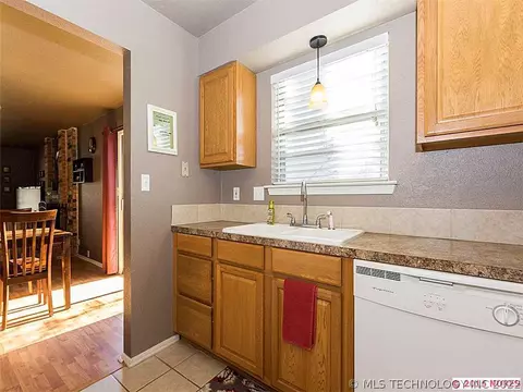 7408 S Maple Ave, Broken Arrow, OK 74011 photo 10