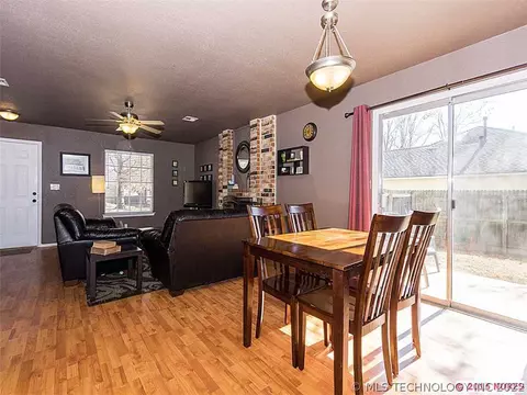 7408 S Maple Ave, Broken Arrow, OK 74011 photo 8