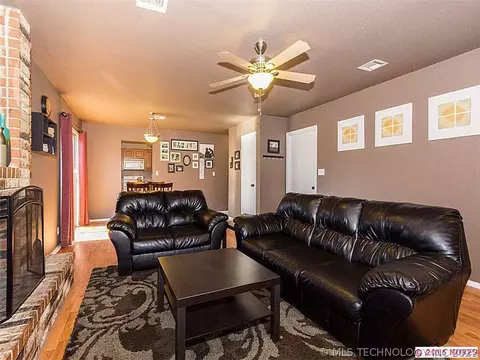 7408 S Maple Ave, Broken Arrow, OK 74011 photo 4
