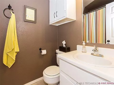 7408 S Maple Ave, Broken Arrow, OK 74011 photo 18