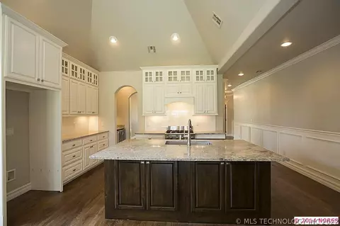 1408 E 35th Pl, Tulsa, OK 74105 photo 9