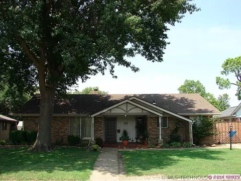 9411 E 36th St, Tulsa, OK 74145 photo 1