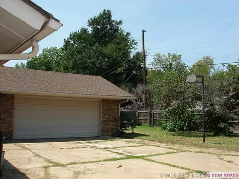 9411 E 36th St, Tulsa, OK 74145 photo 22