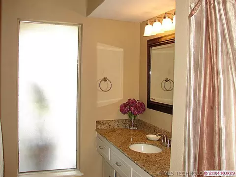 9411 E 36th St, Tulsa, OK 74145 photo 19