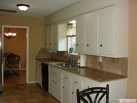 9411 E 36th St, Tulsa, OK 74145 photo 10
