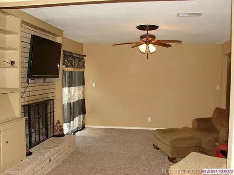 9411 E 36th St, Tulsa, OK 74145 photo 5