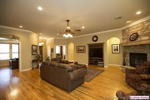 5216 E 148th St, Bixby, OK 74008 photo 4