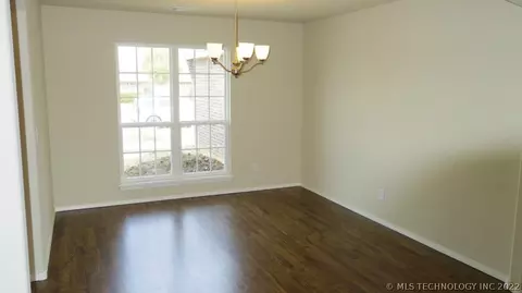13406 E 42nd St, Tulsa, OK 74134 photo 2