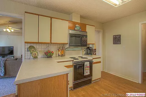 12530 E 37th St, Tulsa, OK 74146 photo 9