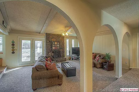 12530 E 37th St, Tulsa, OK 74146 photo 2