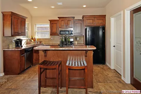 1636 E Boston Ct, Broken Arrow, OK 74012 photo 8