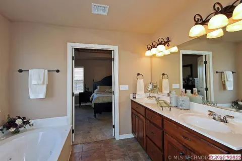 1636 E Boston Ct, Broken Arrow, OK 74012 photo 12