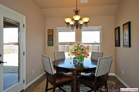 1636 E Boston Ct, Broken Arrow, OK 74012 photo 9