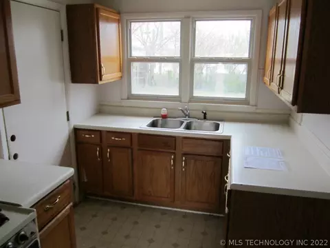 4275 E Young Pl, Tulsa, OK 74105 photo 6