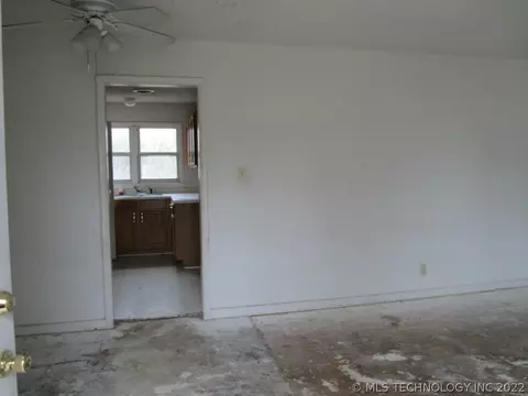 4275 E Young Pl, Tulsa, OK 74105 photo 4