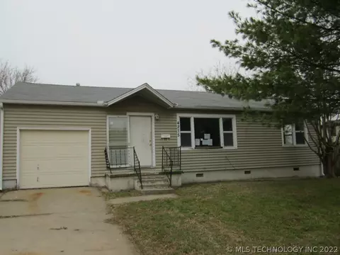 4275 E Young Pl, Tulsa, OK 74105 photo 1