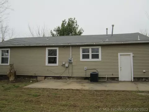 4275 E Young Pl, Tulsa, OK 74105 photo 14