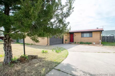 9018 E 40th Pl, Tulsa, OK 74146 photo 3