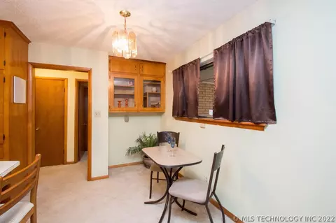 9018 E 40th Pl, Tulsa, OK 74146 photo 8