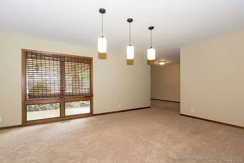 5823 E 63rd St, Tulsa, OK 74136 photo 5