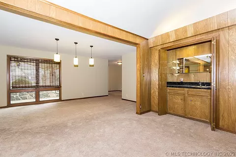 5823 E 63rd St, Tulsa, OK 74136 photo 9