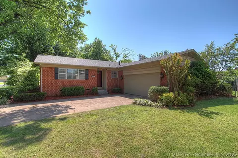 1554 E 58th St, Tulsa, OK 74105 photo 1