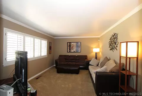 1554 E 58th St, Tulsa, OK 74105 photo 4