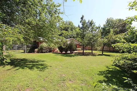 1554 E 58th St, Tulsa, OK 74105 photo 17