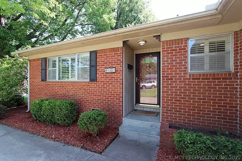 1554 E 58th St, Tulsa, OK 74105 photo 2