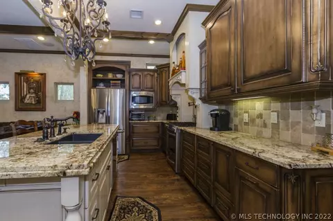 120 E 33rd Pl, Tulsa, OK 74105 photo 9