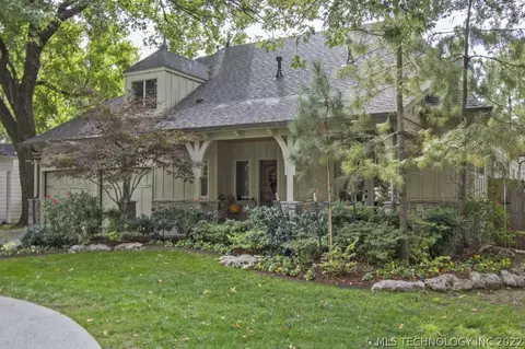 120 E 33rd Pl, Tulsa, OK 74105 photo 2