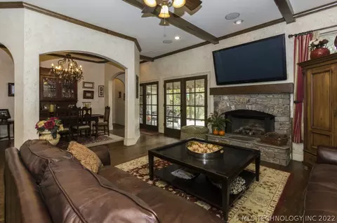 120 E 33rd Pl, Tulsa, OK 74105 photo 6