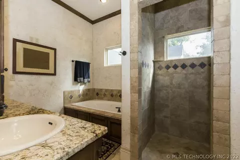 120 E 33rd Pl, Tulsa, OK 74105 photo 14
