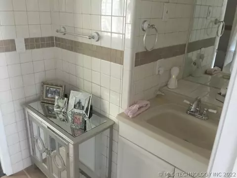 3731 E 45th St, Tulsa, OK 74135 photo 3