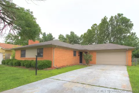 9410 E 49th St, Tulsa, OK 74145 photo 1