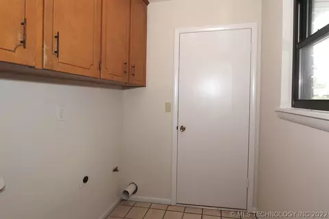 9410 E 49th St, Tulsa, OK 74145 photo 21