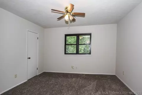 9410 E 49th St, Tulsa, OK 74145 photo 13