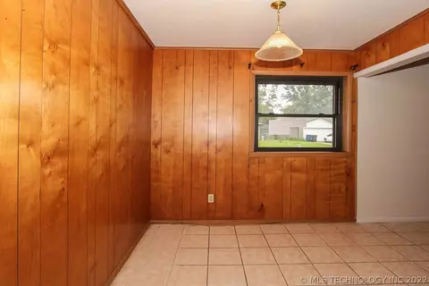 9410 E 49th St, Tulsa, OK 74145 photo 10