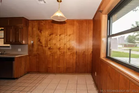 9410 E 49th St, Tulsa, OK 74145 photo 11