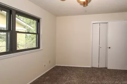 9410 E 49th St, Tulsa, OK 74145 photo 17