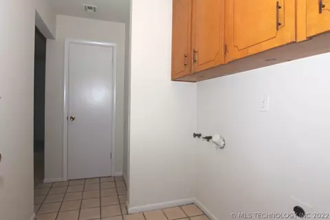 9410 E 49th St, Tulsa, OK 74145 photo 22