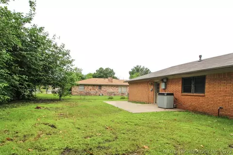 9410 E 49th St, Tulsa, OK 74145 photo 25