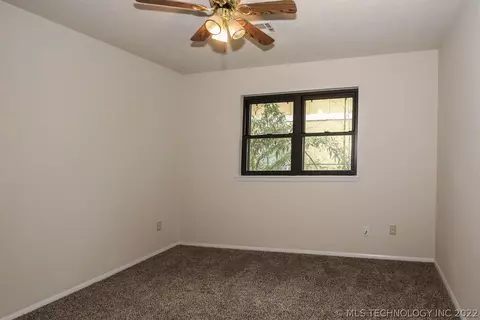 9410 E 49th St, Tulsa, OK 74145 photo 16