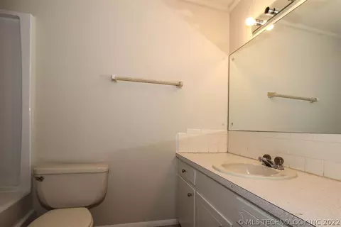 9410 E 49th St, Tulsa, OK 74145 photo 18